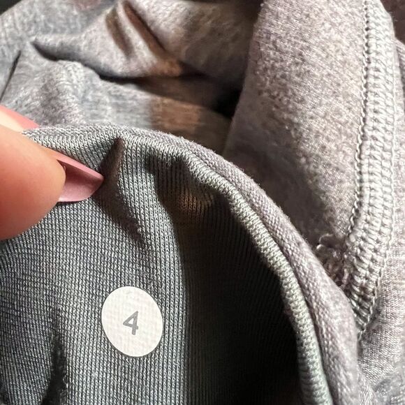 🍋 Lululemon 🍋 size 4 cropped legging - Picture 9 of 9